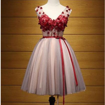 Lovely V-neck Short Tulle Homecoming Dress With..