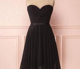 Niulatu A Line Halter Satin Short Red Homecoming Dresses 21st Birthday Outfit HZ1110 main image 0
