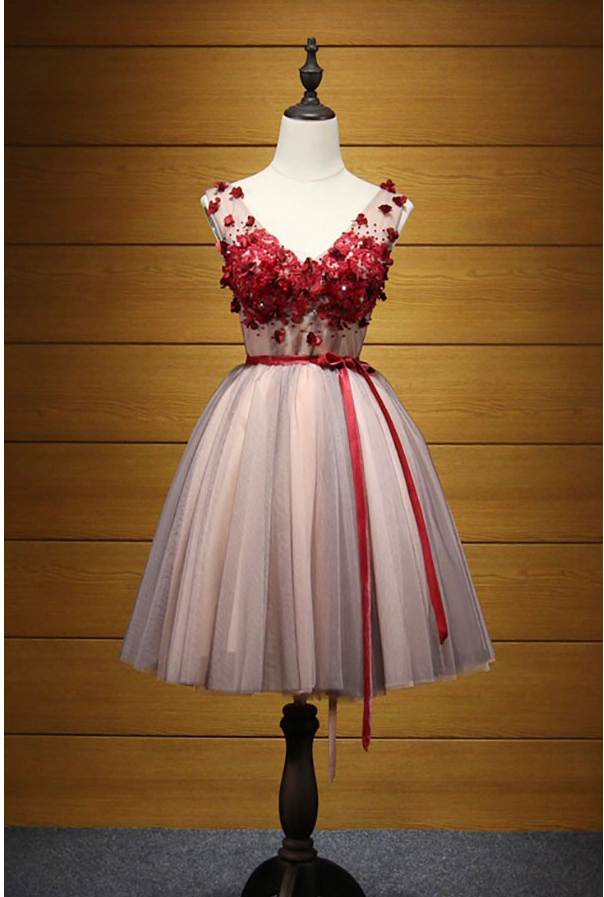 Lovely V-neck Short Tulle Homecoming Dress With Appliques,appliqued Sleeveless Homecoming Gown,cocktail Dress With Belt,h124