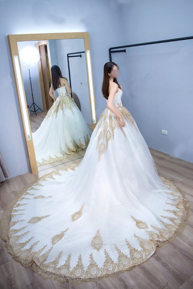 Gorgeous Princess Ball Gown Strapless Court Train White Tulle Wedding