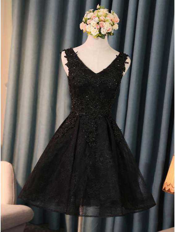 Black V Neck Short Homecoming Dress, A Line Lace Mini Prom Dresses, Lace Appliqued Graduation Dress With Beads H300