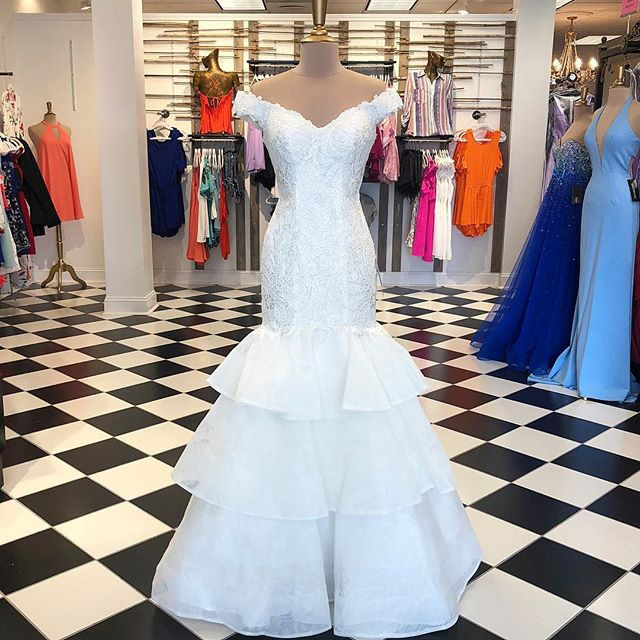 Unique Off Shoulder Wedding Dress, Mermaid Tiers Bridal Dresses, Elegant Layers Wedding Gowns, W099