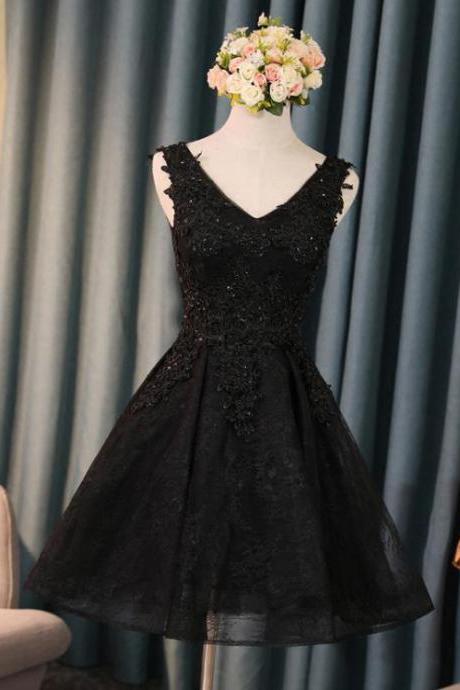 Black V Neck Short Homecoming Dress, A Line Lace Mini Prom Dresses, Lace Appliqued Graduation Dress with Beads H300